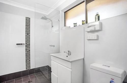 Marks Point Hotel | Lake Macquarie Motor Inn