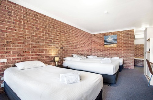Marks Point Hotel | Lake Macquarie Motor Inn