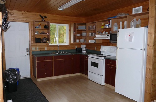 The Narrows House | Lake Manitoba Narrows - Lovely Lakefront Cottage