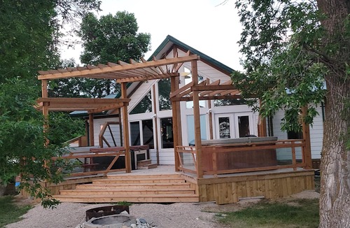 The Narrows House | Lake Manitoba Narrows - Lovely Lakefront Cottage
