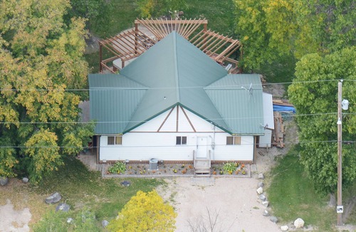 The Narrows House | Lake Manitoba Narrows - Lovely Lakefront Cottage