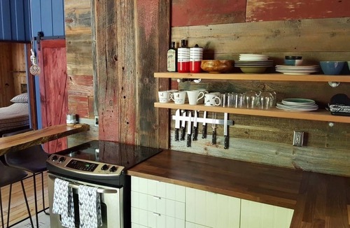 McKellar Cottage | Lake Manitouwabing Cottage With hot tub & Sauna