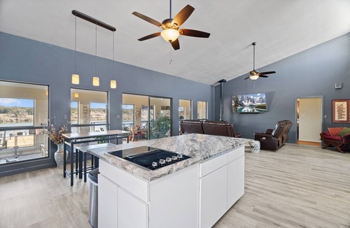 Cottonwood Shores House | Lake Marble Falls Waterfront Retreat. Deck, Kayaks & Big Lake Views.