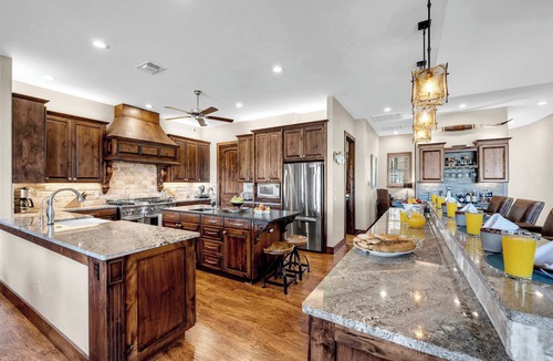 Marble Falls House | Lake Marble Falls on The Rocks | Concierge Service