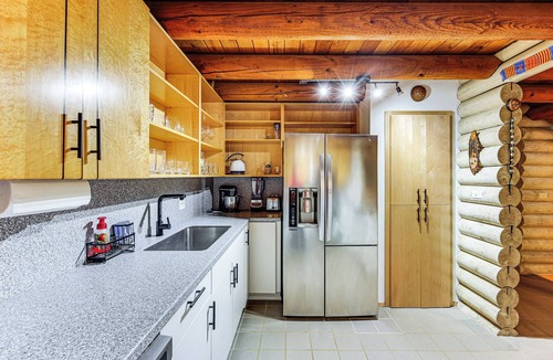 Duvall Cabin | Lake Margaret Access: Boho Log Cabin w/Backyard