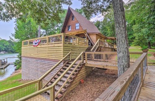 Little Kowaliga House | Lake Martin Cabin w/Luxury Dock & Kayaks!