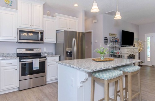 Dadeville House | Lake Martin Gem! Sandy Beach Kayaks Decks Views