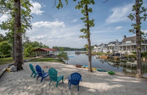 Dadeville House | Lake Martin Gem! Sandy Beach Kayaks Decks Views