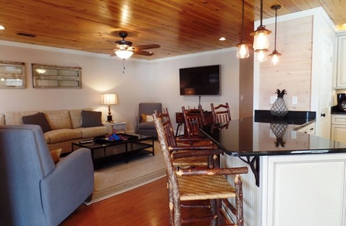 Jacksons' Gap House | Lake Martin > Lake Front Home