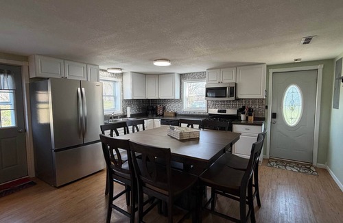 Janesville House | Lake Mattoon Hideaway
