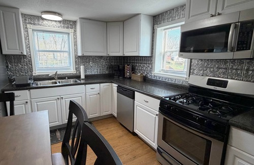 Janesville House | Lake Mattoon Hideaway