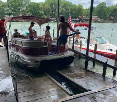 McQueeney House | Lake McQueeney Boat Haus | Sleeps 25 | Water & Fun