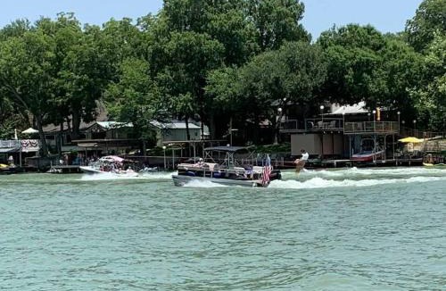 McQueeney House | Lake McQueeney Boat Haus | Sleeps 25 | Water & Fun