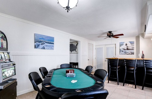 McQueeney House | Lake McQueeney family friendly home and great entertainment space