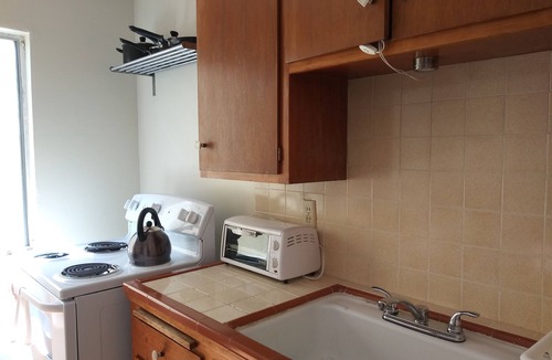 Grand Lake Apartment | LAKE MERRITT STUDIO # 3 Great location & Value