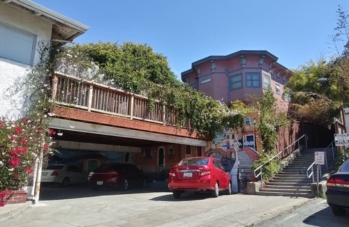 Grand Lake Apartment | LAKE MERRITT STUDIO # 3 Great location & Value