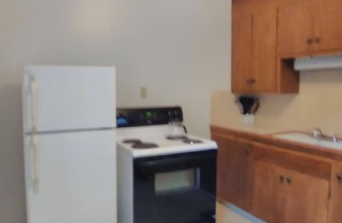 Grand Lake Apartment | Lake Merritt Studio Apt # 5 Great Location & Value