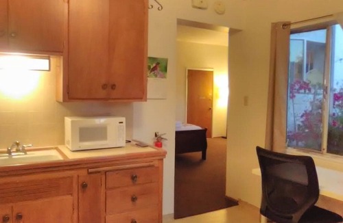 Grand Lake Apartment | Lake Merritt Studio Apt # 5 Great Location & Value