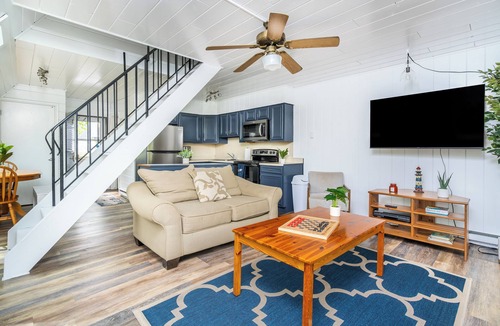 Stevensville Condo | Lake Michigan Beach Cottage with private beach and pools!