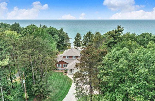 Manistee House | Lake Michigan Beach House