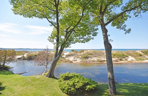 Maple City Condo | Lake Michigan beachfront. 2bed/2bath. Updated 2017!
