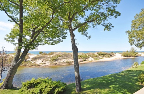 Maple City Condo | Lake Michigan beachfront. 2bed/2bath. Updated 2017!