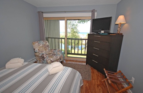 Maple City Condo | Lake Michigan beachfront. 2bed/2bath. Updated 2017!