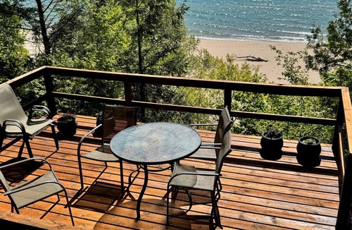 Montague Cottage | Lake Michigan Beachfront Cottage