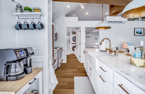 Montague Cottage | Lake Michigan Family Retreat | Sleeps 8 | Loft