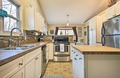 Mears House | Lake Michigan Gem < Half-Mi to Private Beach!