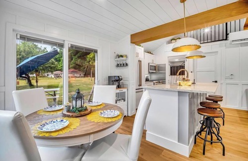 Montague Cottage | Lake Michigan Group Getaway | 2 Cottages | Beach Access