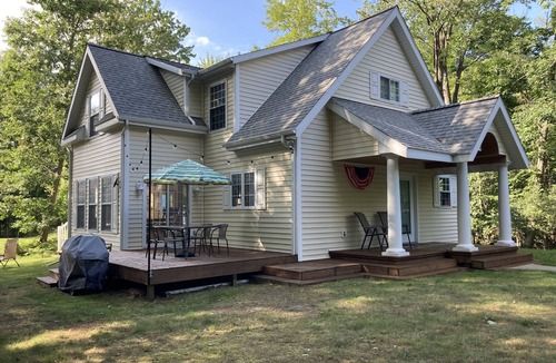 Mears House | Lake Michigan House with private beach access - Oberon Cottage