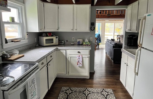 Hamilton House | Lake moraine 4 bedroom home by Colgate University