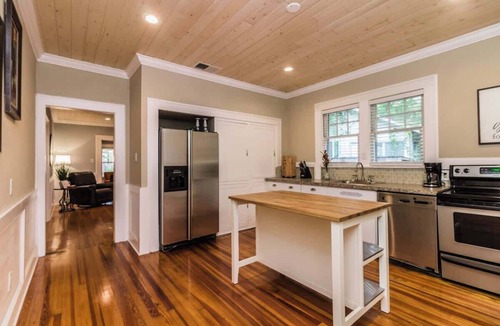 East Lake Morton House | Lake Morton Historical District Home w/King Bed