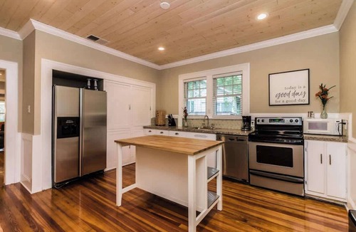 East Lake Morton House | Lake Morton Historical District Home w/King Bed