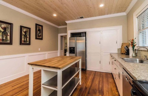 East Lake Morton House | Lake Morton Historical District Home w/King Bed