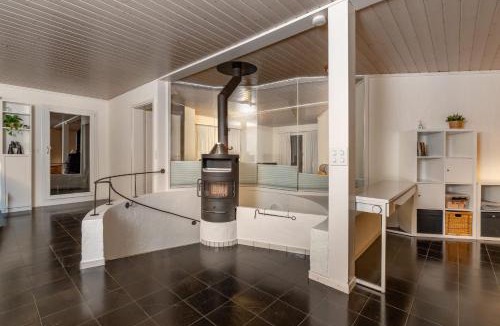 Spiez Villa | Lake & Mountain View Apartment near Faulensee Balcony BBQ & Free Parking