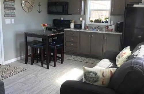 Pine Haven House | Lake & Mountain View Guesthouse