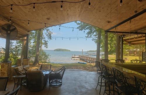 Gilbert House | Lake Murray 4BR | Dock + Hot Tub, Gilbert