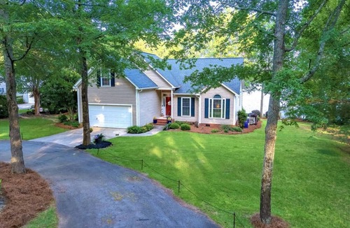 Prosperity House | Lake Murray waterfront | 4BR | Dock | Serene