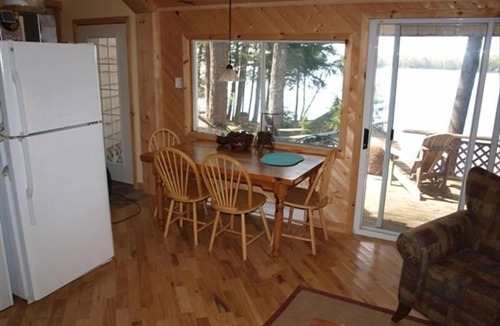 Bracebridge Cottage | Lake Muskoka, Island, 2 BR, Ideal for Couples & Small Grps - 4 max