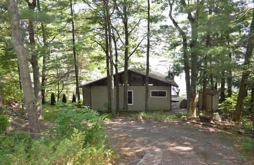 Gravenhurst Cottage | Lake Muskoka - Stunning Views, Private Lakefront Cottage