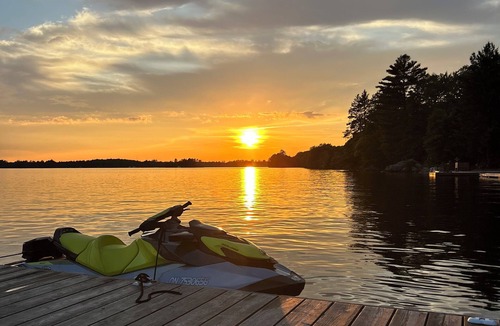 Bala Cottage | Lake Muskoka waterfront cottage with the most amazing sunsets!