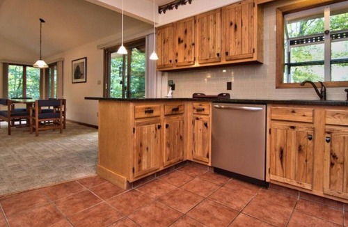 Pocono Pines Ski Chalet | Lake Naomi Pocono Vacation Home, ⁕CHECK OUT OUR FALL FOILAGE SPECIALS⁕