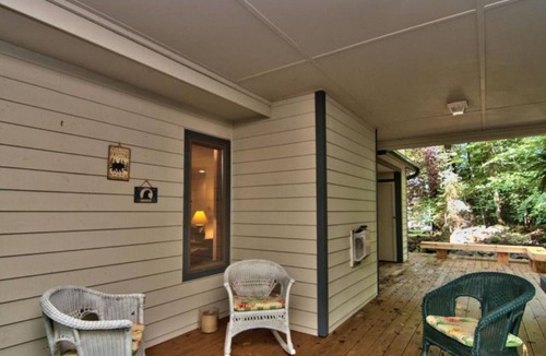 Pocono Pines Ski Chalet | Lake Naomi Pocono Vacation Home, ⁕CHECK OUT OUR FALL FOILAGE SPECIALS⁕