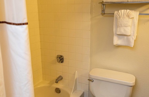 Folsom Hotel | Lake Natoma Inn