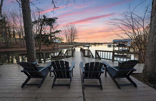 Denver House | Lake Norman Estate Hot Tub + Tennis Court + Movie Theater | Lion Manor