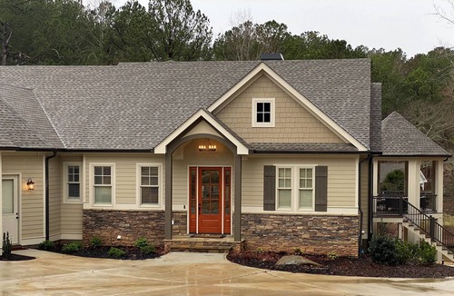 Greensboro House | Lake Oconee Hidden Treasure. Who said you can't have everything in one place?!