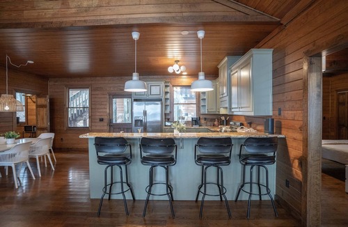 Eatonton Cabin | Lake Oconee Lake Front Cabin+Private Dock+Fire Pit+Fireplace+AMAZING VIEWS!