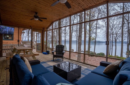 Eatonton Cabin | Lake Oconee Lake Front Cabin+Private Dock+Fire Pit+Fireplace+AMAZING VIEWS!